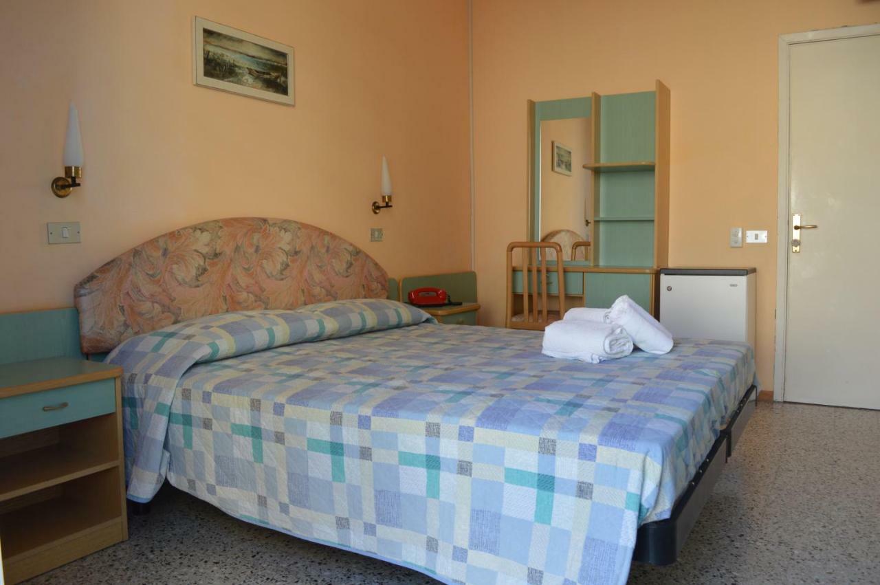 Hotel Lauretta Bellaria – Igea Marina Kültér fotó