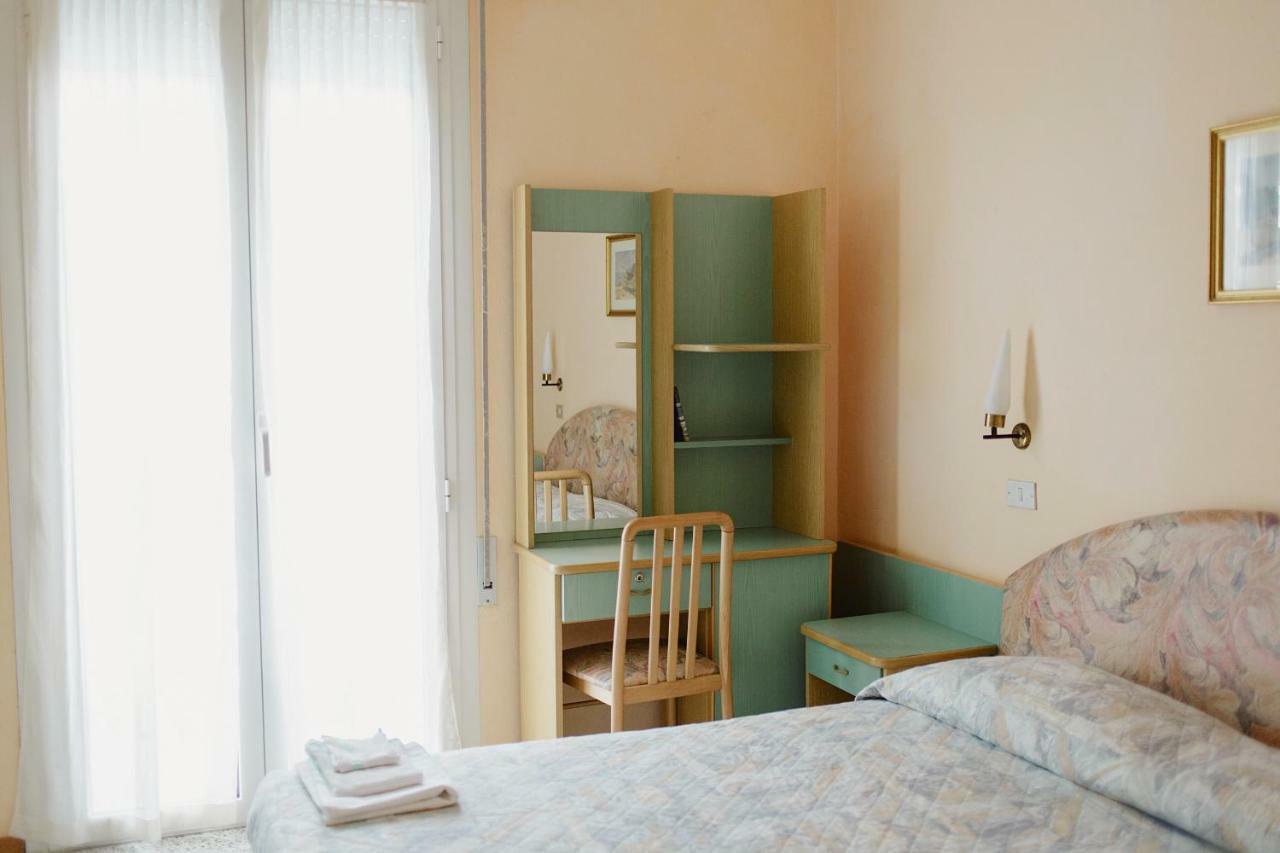 Hotel Lauretta Bellaria – Igea Marina Kültér fotó