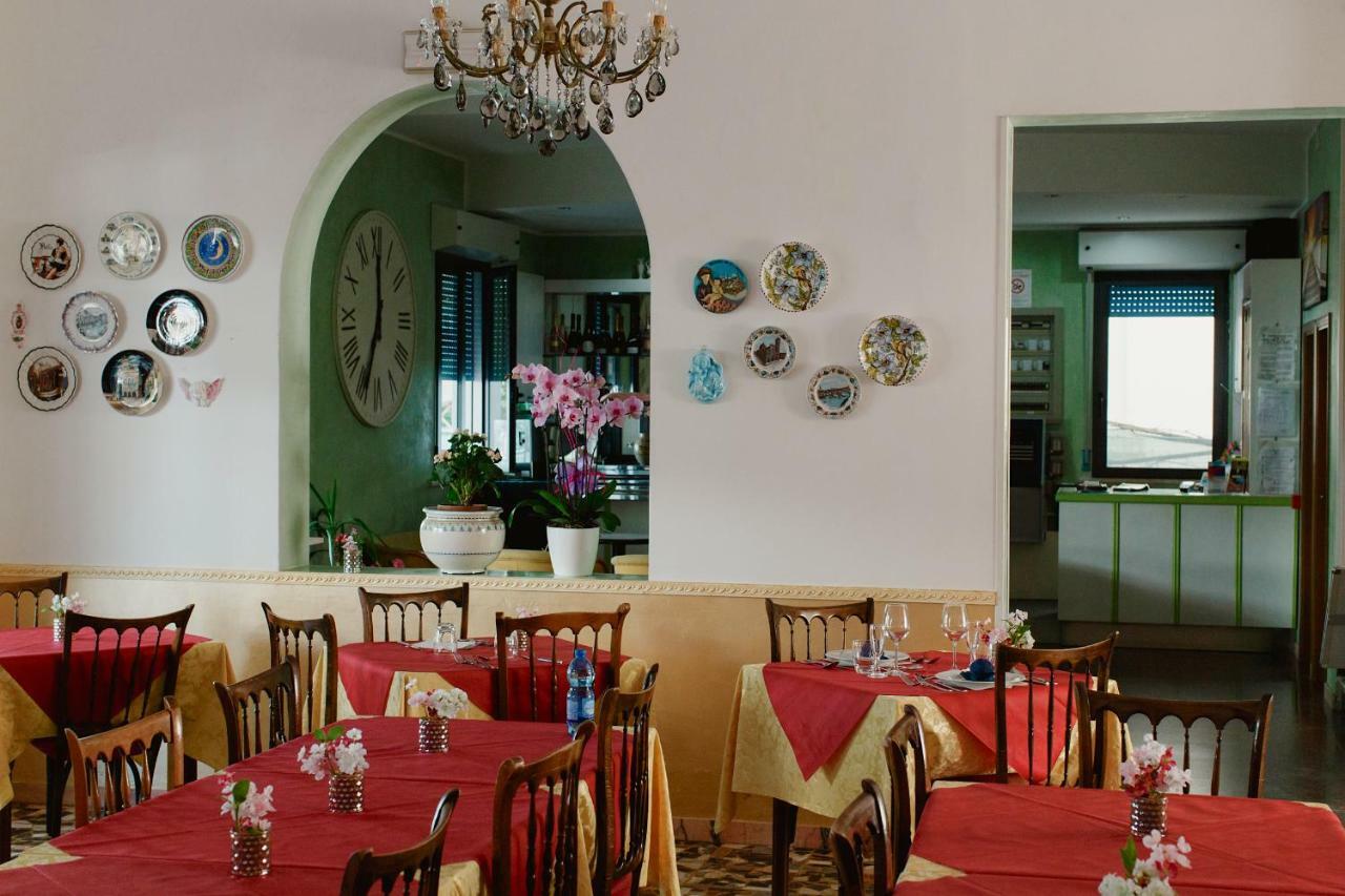 Hotel Lauretta Bellaria – Igea Marina Kültér fotó